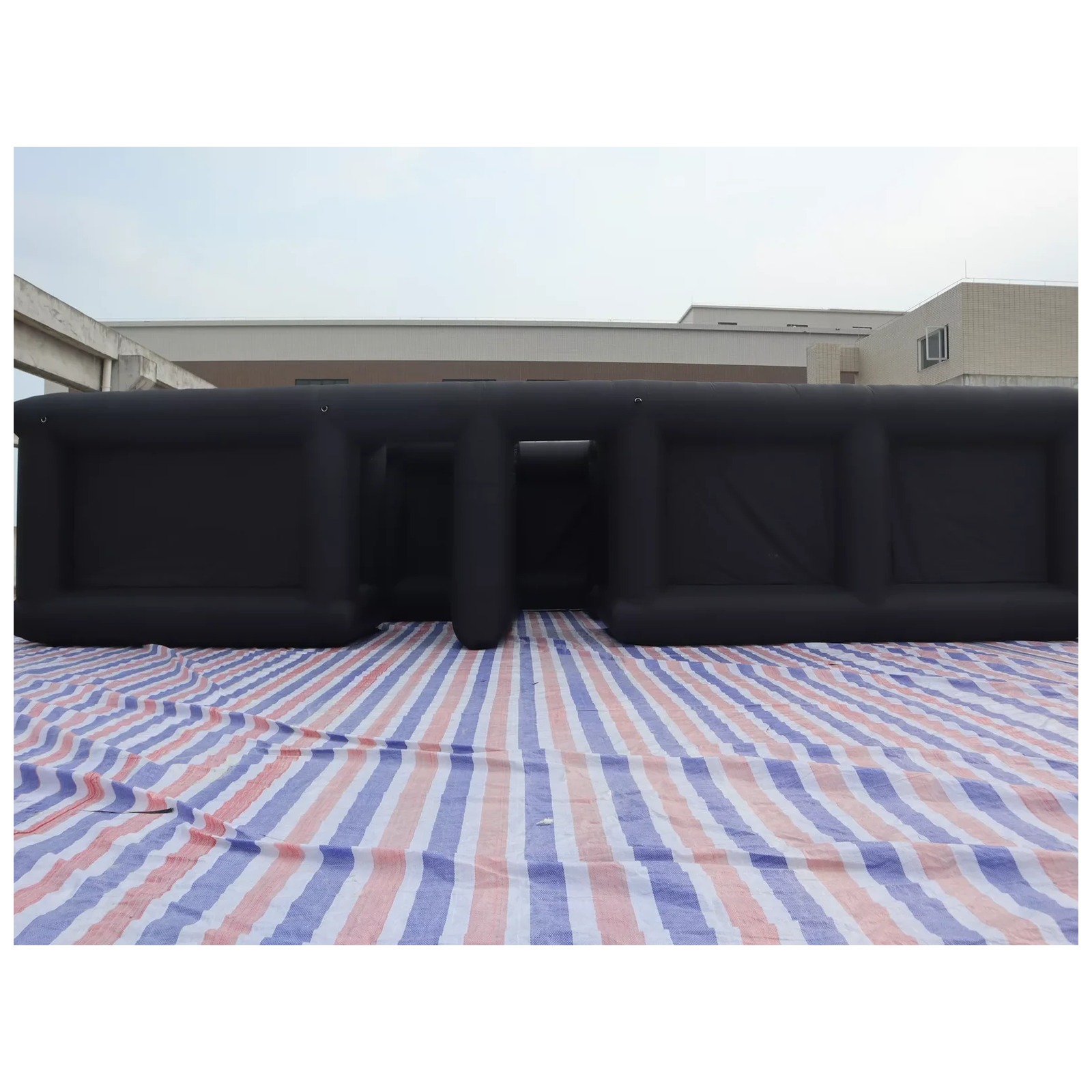 Großes Schwarzes Offenes Quadr – Kids Outdoor Party Venue Bewertung und Preis